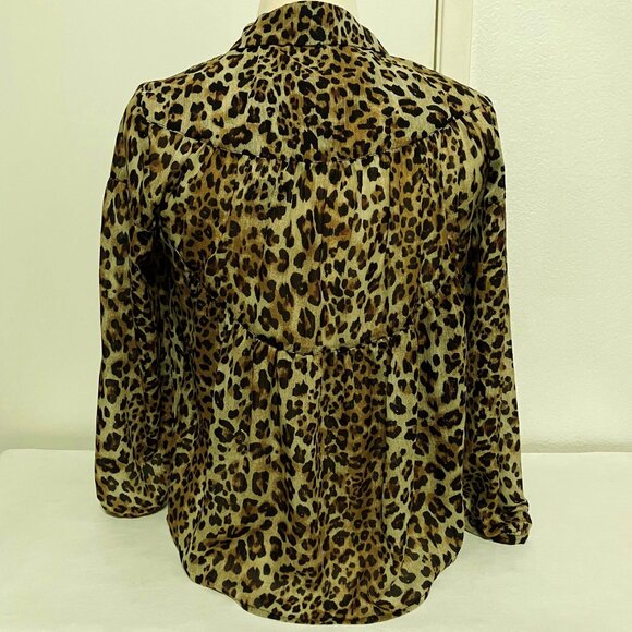 Soaked In Luxury Blouse Leopard Shirt Long Sleeve Button Down Animal Print Top - Picture 2 of 15
